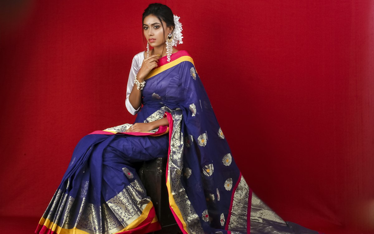উৎসবে জামদানি শাড়ির কদর